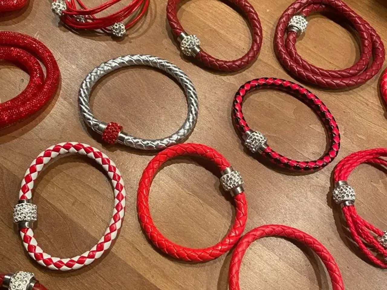 Billede 6 - Flotte røde armbånd