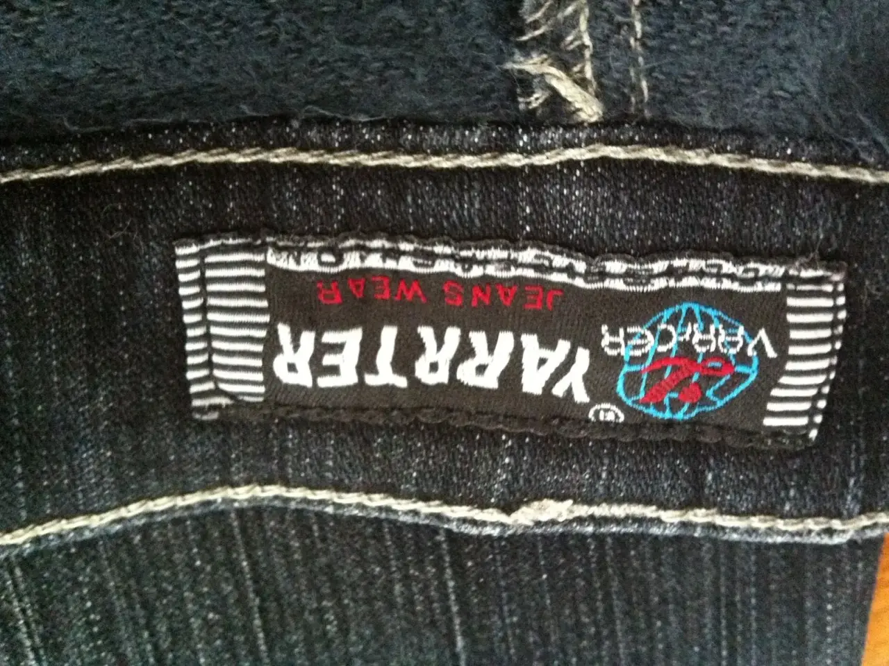 Billede 4 - Flotte jeans, str M, 50kr
