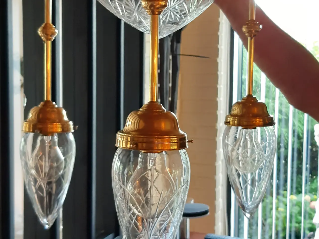 Billede 1 - Antik loftslampe i massiv messing med slebne glas