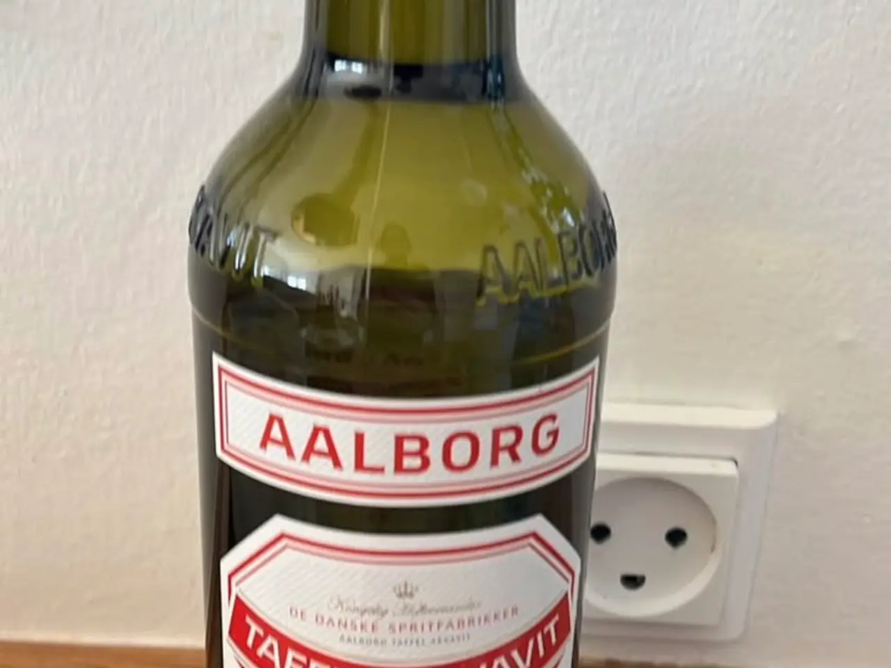 Billede 1 - Aalborg Rød Akvavit