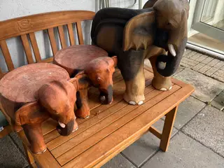 3 elefanter i træ.