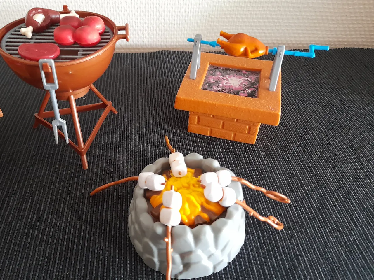 Billede 5 - Barbie barbecuesæt.