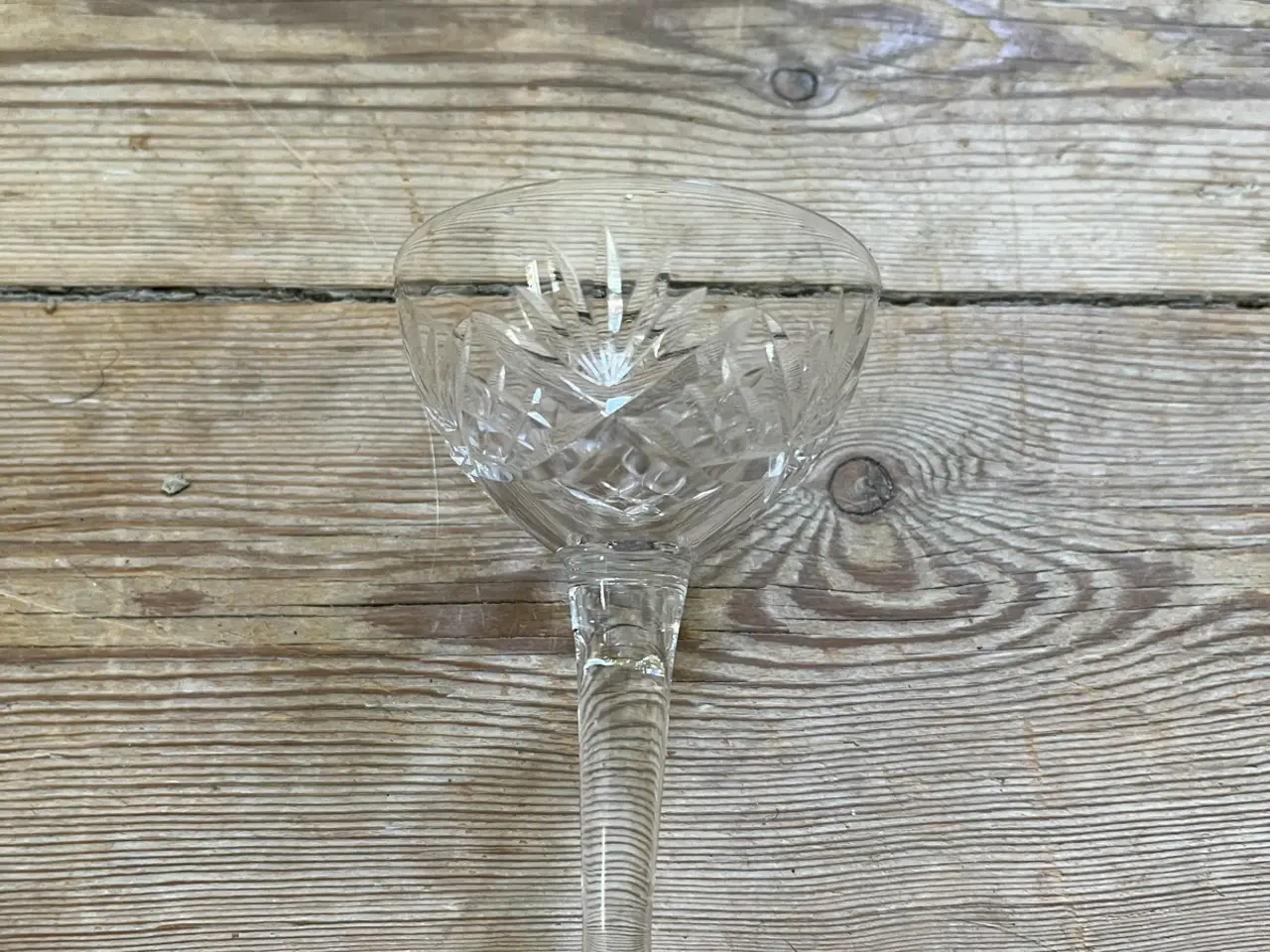 Billede 2 - Fine likørglas med slibning mønster