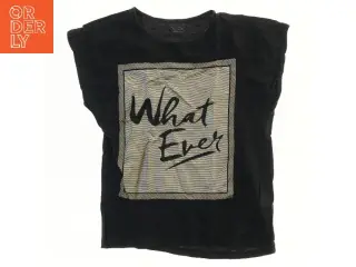 Sort t-shirt med print fra VRS (str. 134)
