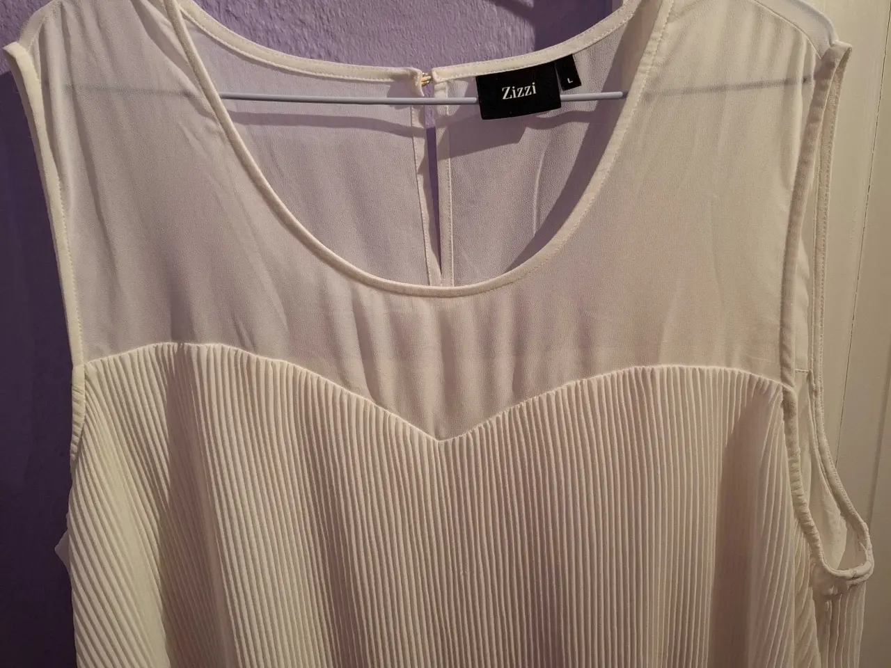 Billede 7 - Flot hvid bluse perfekt til sommer