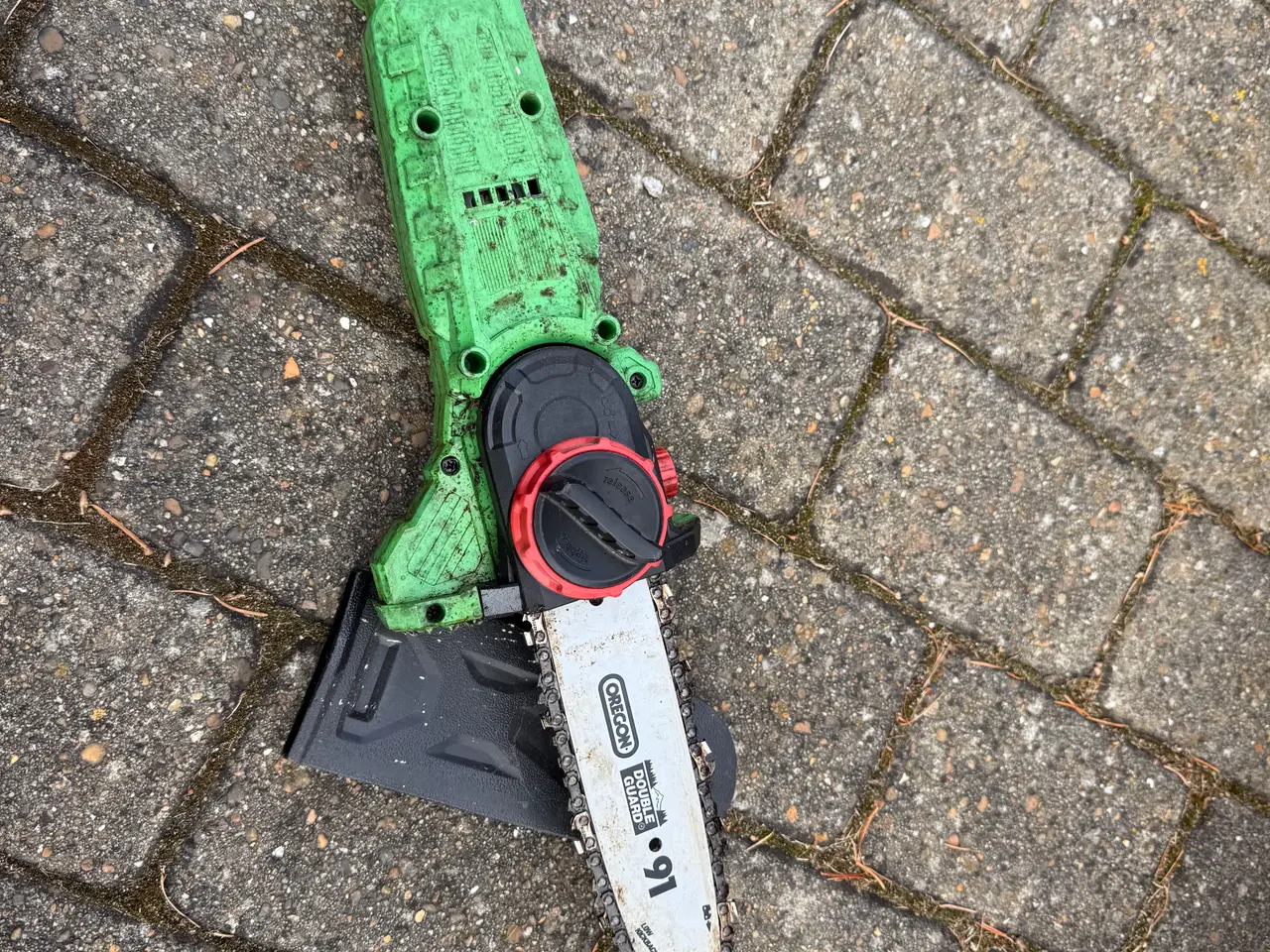Billede 4 - Sælger en Florabest teleskopisk motorsav 20V
