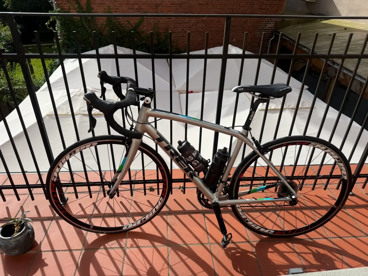 Billede 1 - Trek Domane Racercykel