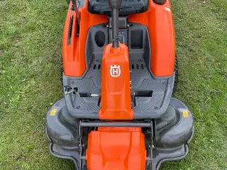 Husqvarna 214 med 103 klippebord