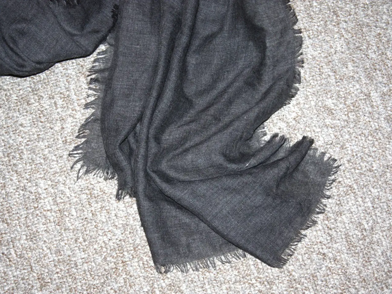 Billede 3 - Grå Tørklæde 190 cm x 125 cm