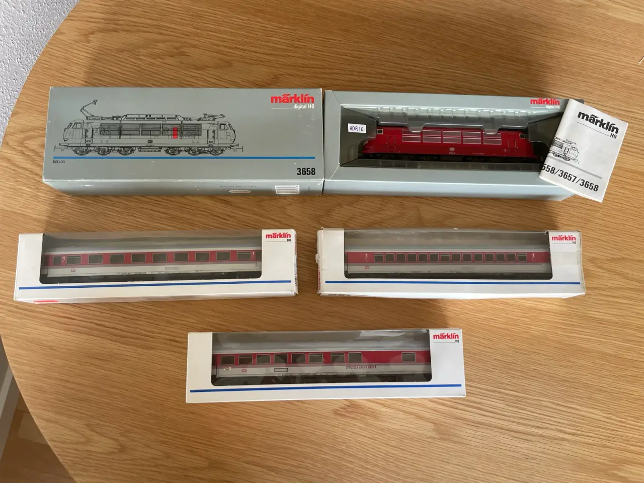 Billede 2 - Stor Märklin samling – tog, skinner, huse, landska