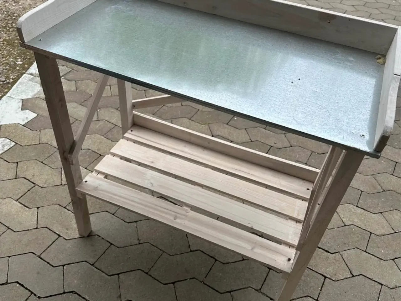 Billede 1 - Planterbord i træ/zink