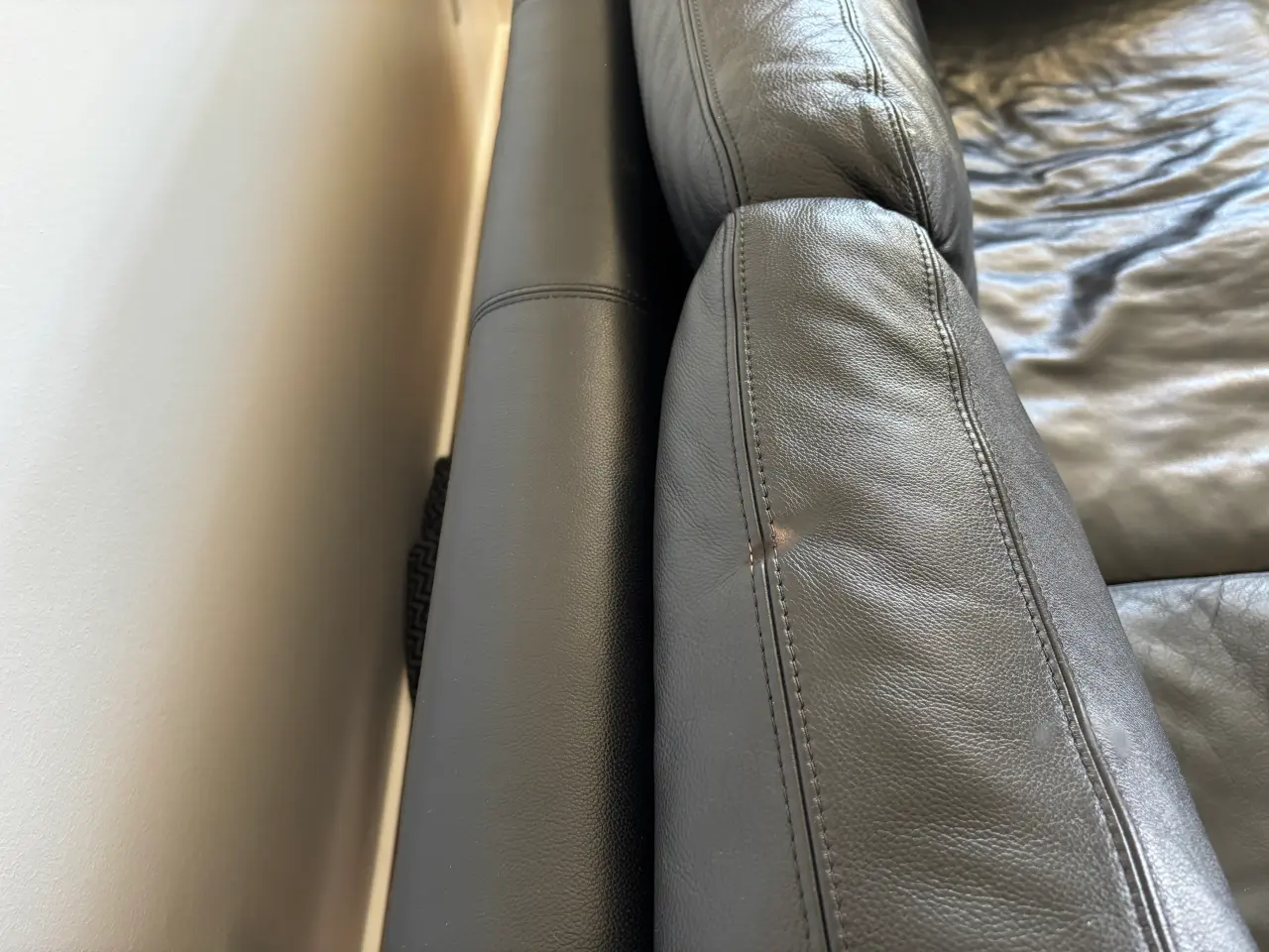 Billede 2 - Sofa i sort skind