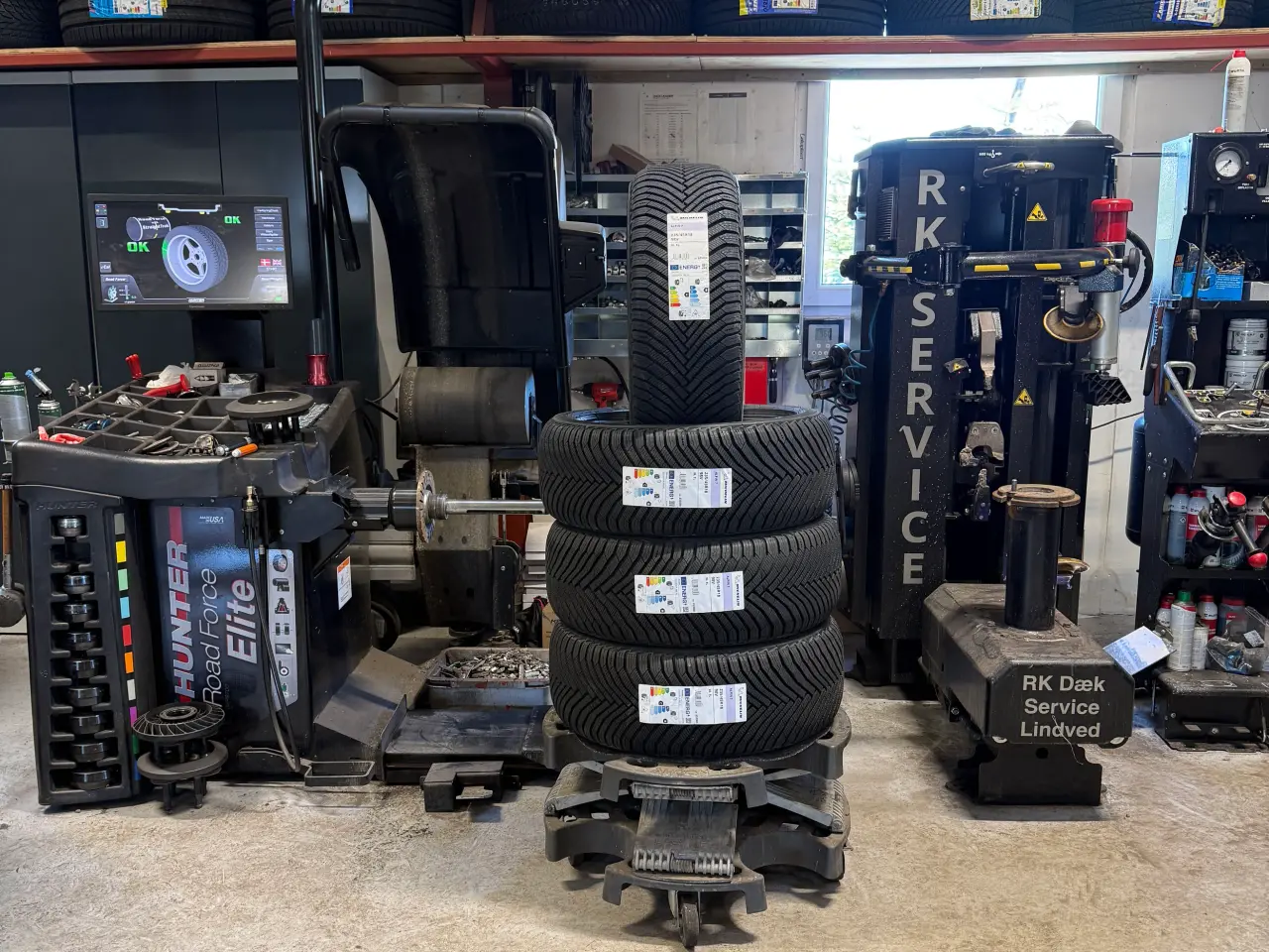 Billede 2 - Michelin alpin 7 235/45 18 98v xl Tl