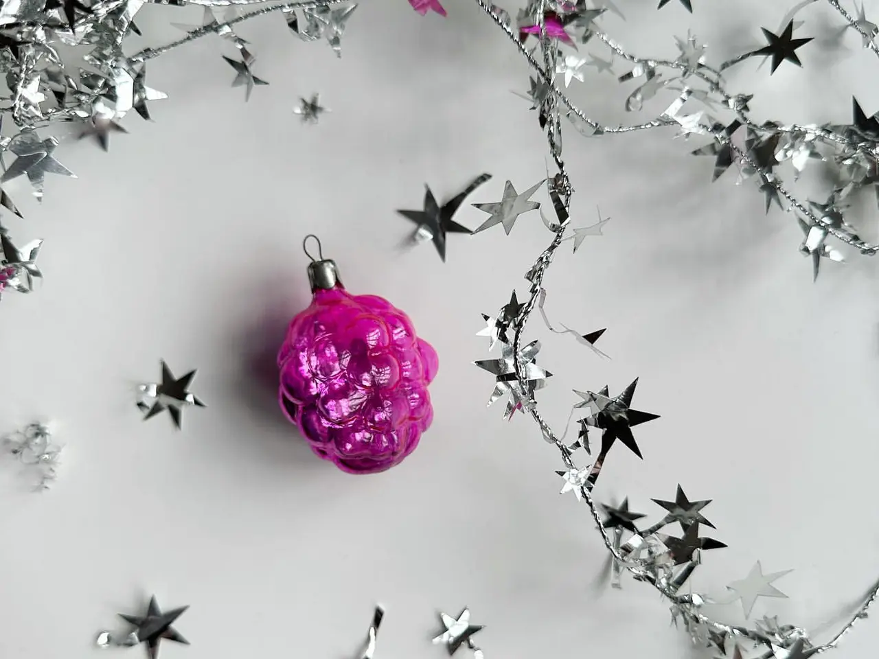 Billede 1 - Vintage julekugle, semitransparent drue, pink