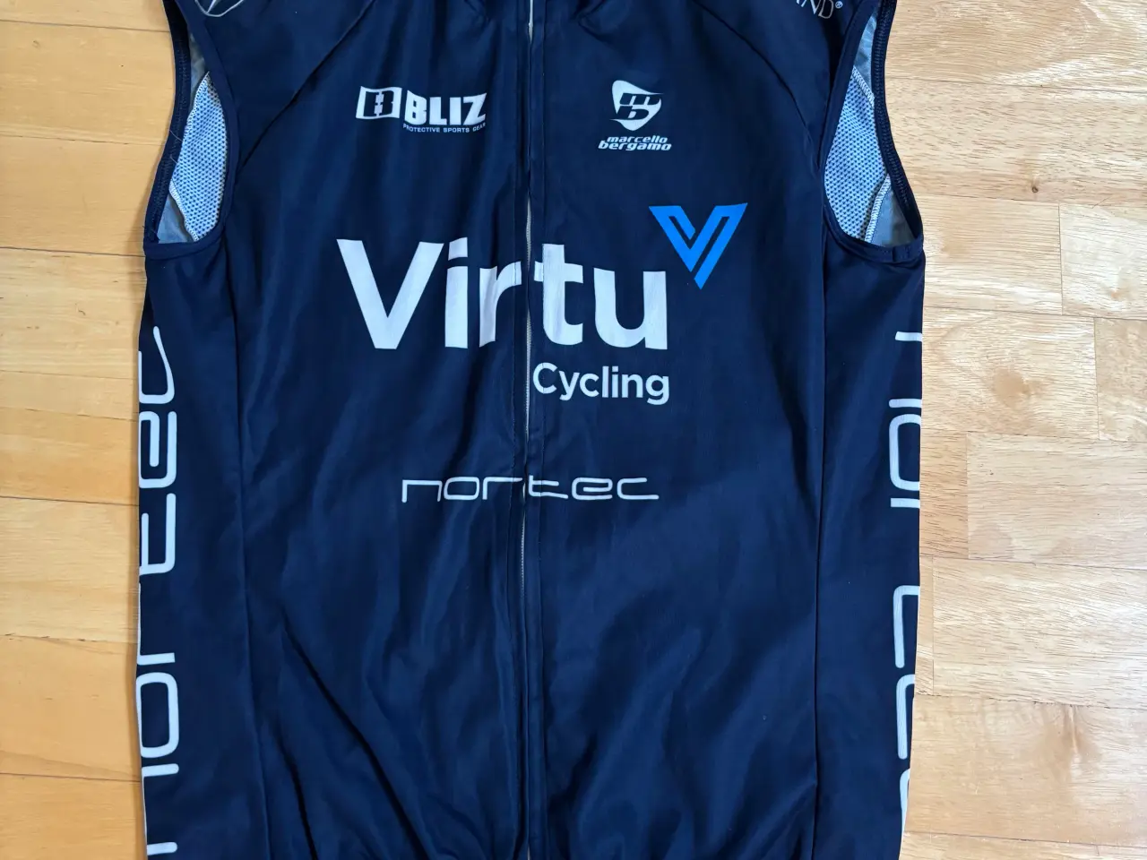 Billede 1 - Cykel vindvest fra Virtu Cycling