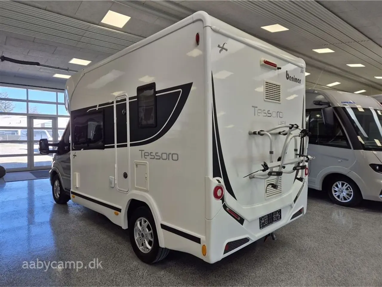 Billede 3 - 2020 - Benimar Tessoro 481 Aut. Nk pakke. Automatgear. solcelle. Lithium Batteri. 2000w Inverter. Markise. A/C i bodel. Elektriske støtteben. Bemærk kun 20,000 Km!!!!!