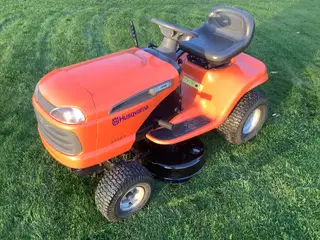 Husqvarna LT 151. Havetraktor