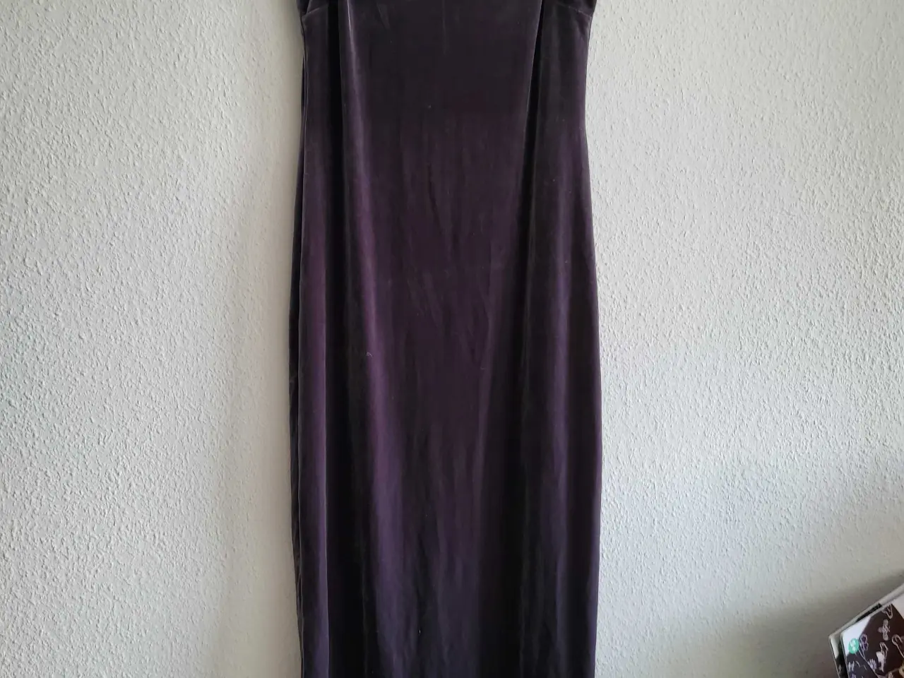 Billede 1 - Grå velour kjole