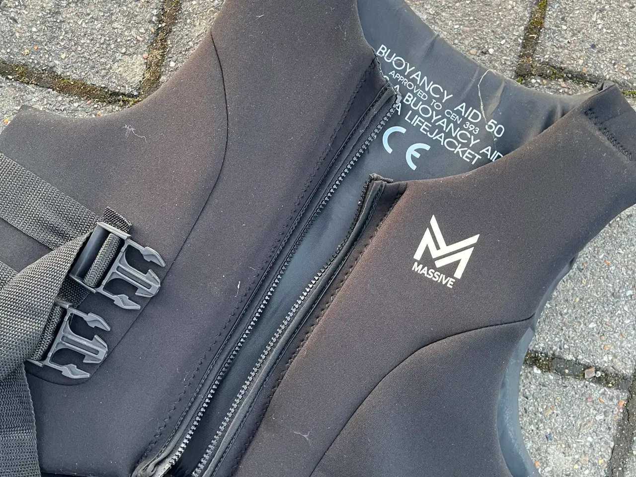 Billede 3 - Ring til speedbåd elastik torv veste og en våddrag