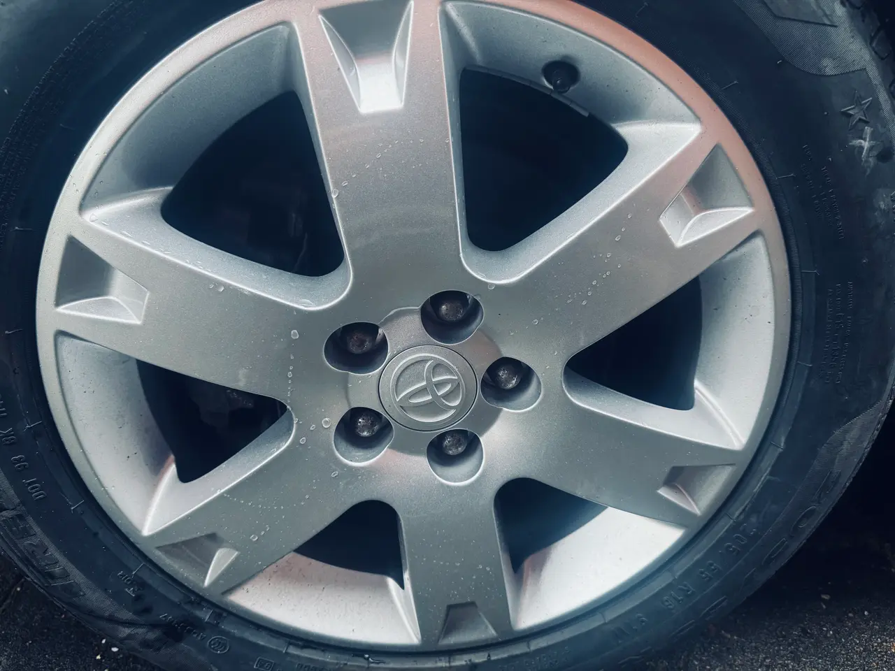 Billede 6 - Toyota avinses 1,8 VVTI sol Kørt 109.000