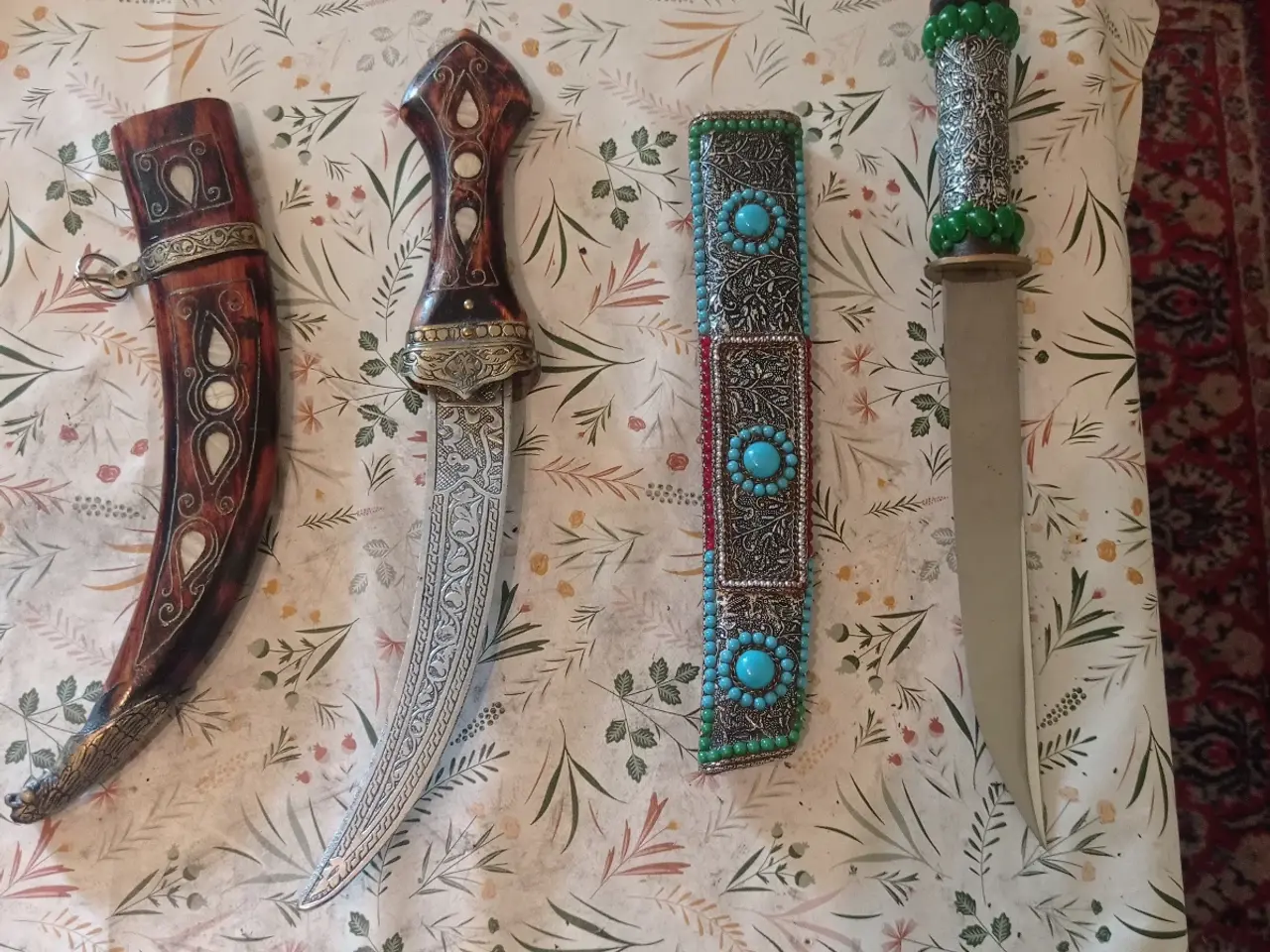 Billede 4 - Sværd og knive til udstilling