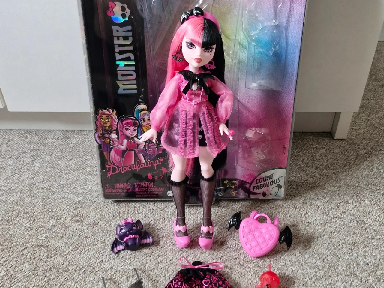 Billede 2 - Monster High, G3 Draculaura Core Dukke, HHK51