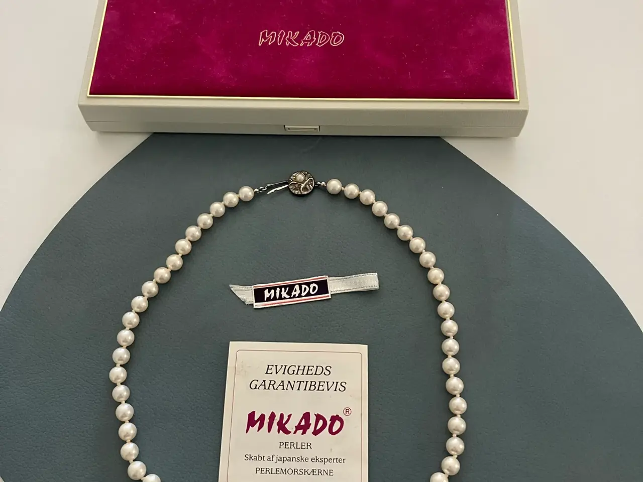 Billede 3 - Smuk Mikado perlehalskæde- med original æske mm  