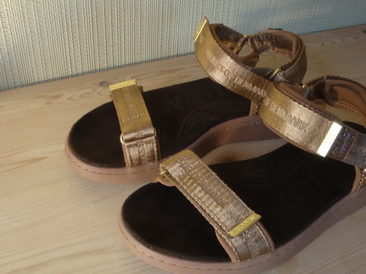 Billede 1 - NY Woden str 37, 24,3 cm - sender gerne