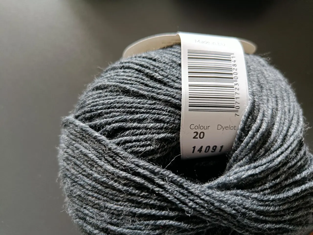 Billede 4 - DROPS Baby Merino Mix garn (lysegrå & mørkegrå)