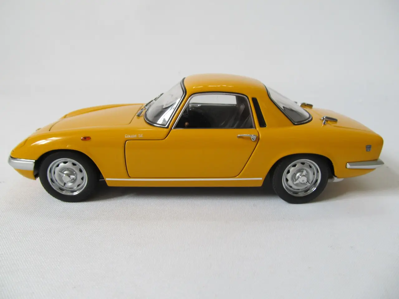 Billede 2 - AUTOart 1962 Lotus Elan Coupe S/E 1:18
