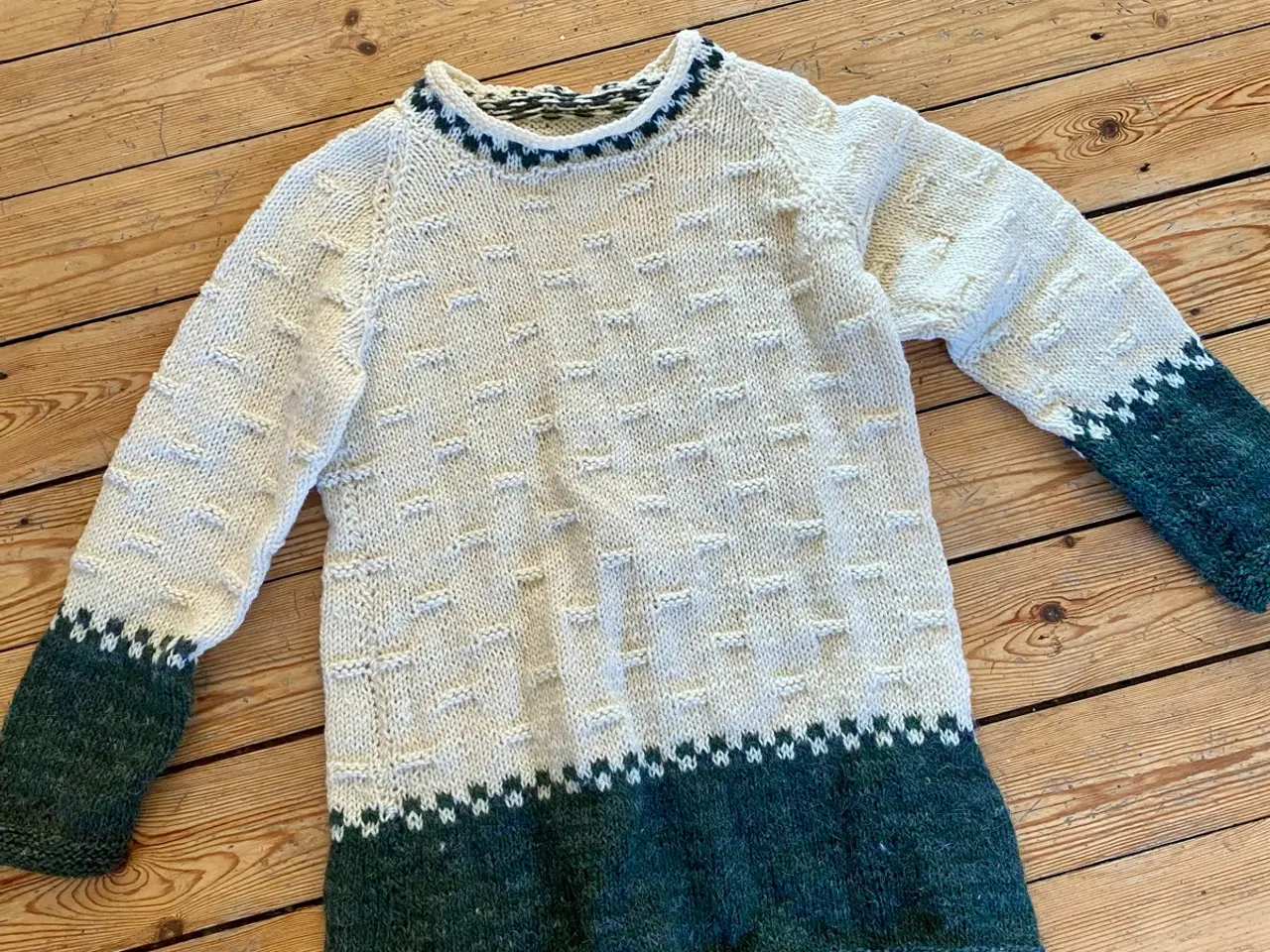 Billede 2 - Hjemmestrikket uld sweater L/XL