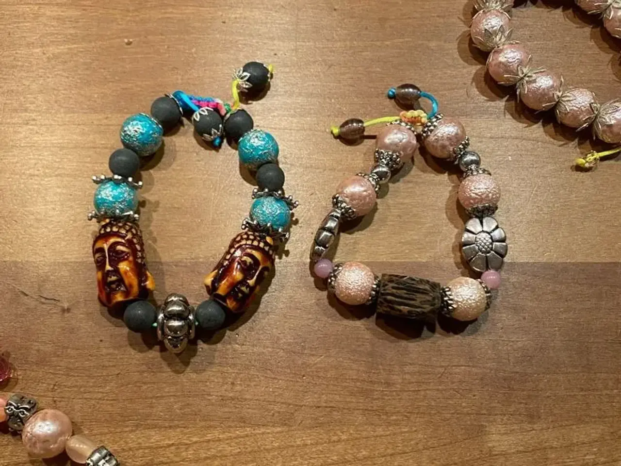 Billede 4 - Nye knyttede armbånd