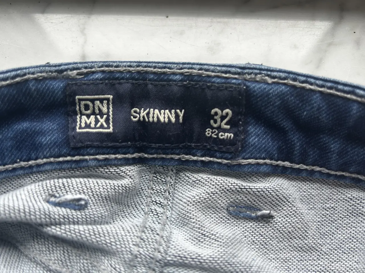 Billede 7 - Skinny blå jeans fra DNMX, medium