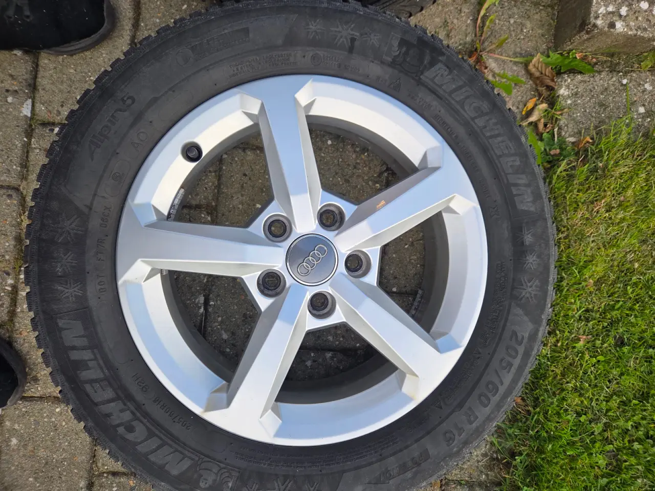 Billede 4 - Audi alufælge 16"
