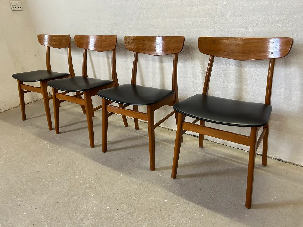 Billede 4 - 4 Farstrup klassiske retro spisebordsstole i teak