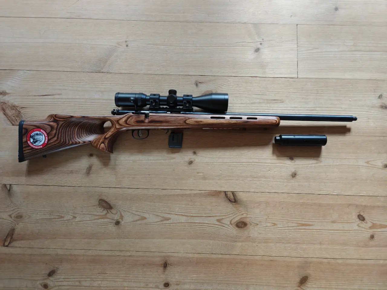 Billede 1 - Savage 93 - 17hmr thumbhole 