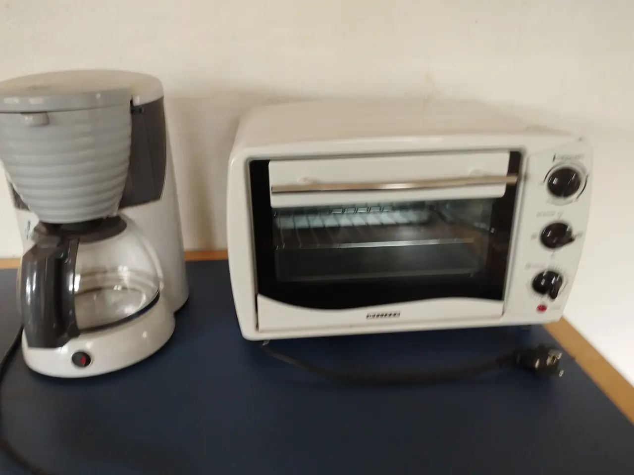 Billede 1 - Kaffemaskine og lille ovn.