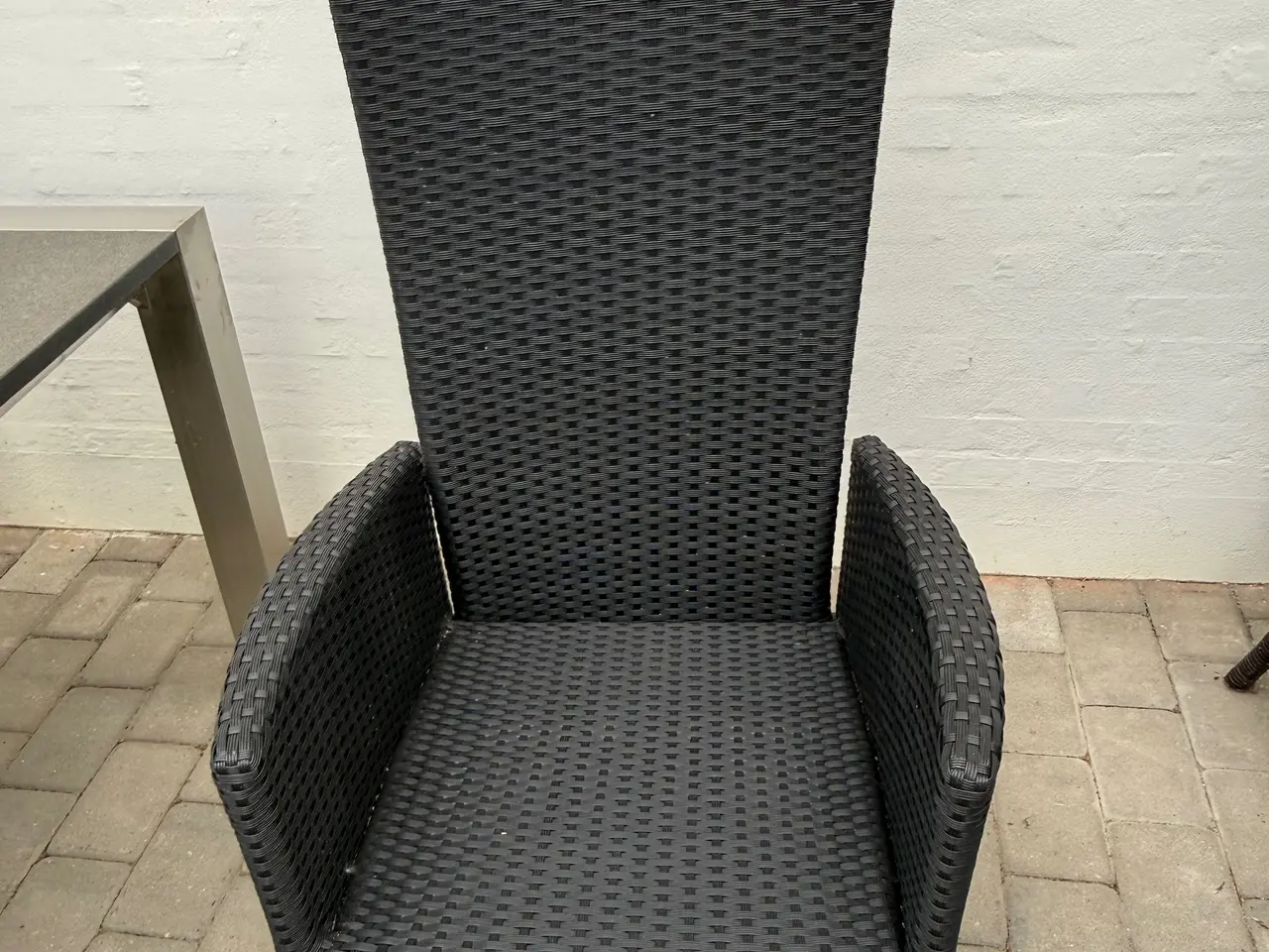 Billede 3 - Havesæt i sort polyrattan – 8 stole,+ 2 borde
