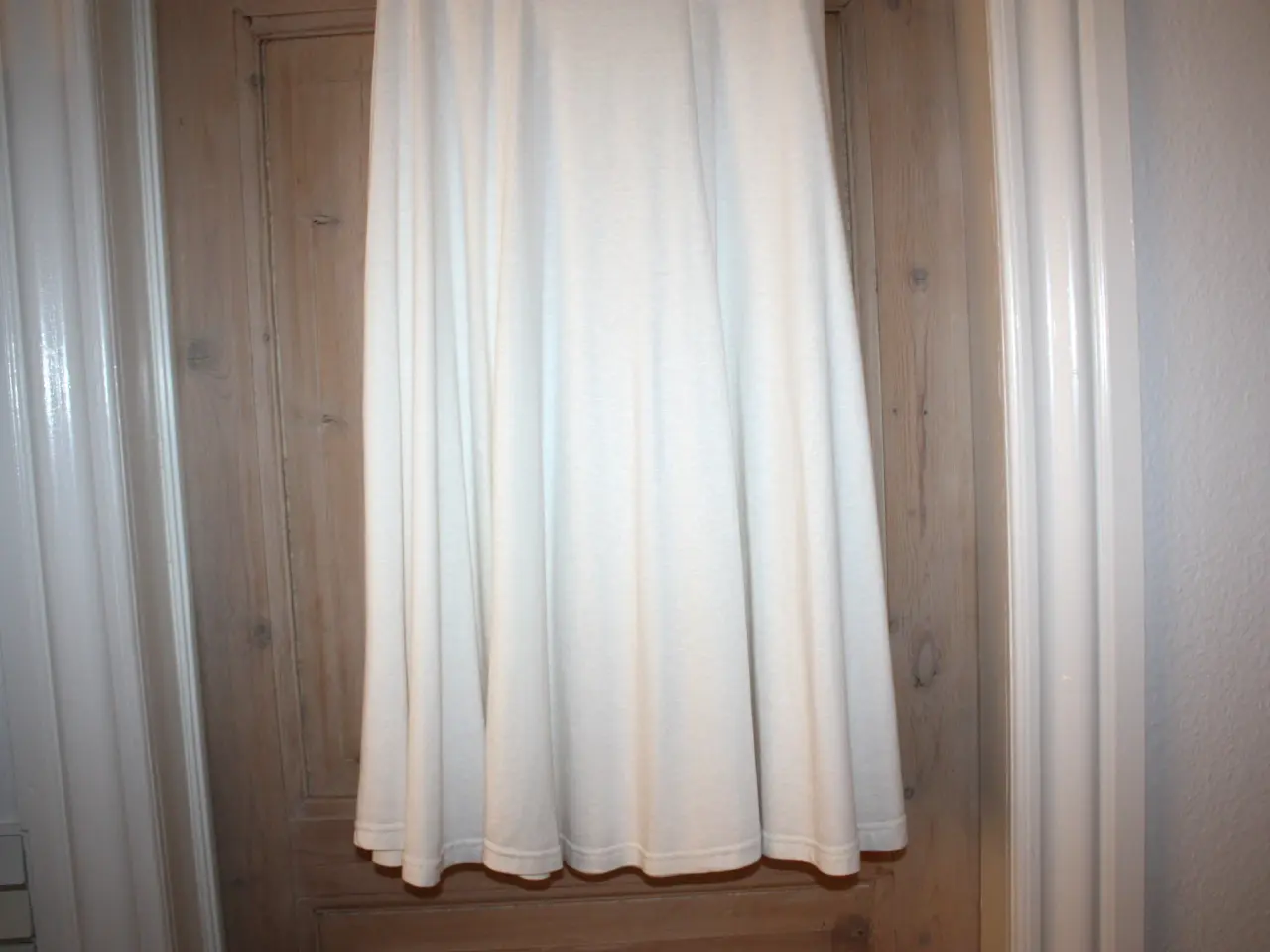 Billede 3 - Fransk nederdel talje 72 cm længde 85 cm