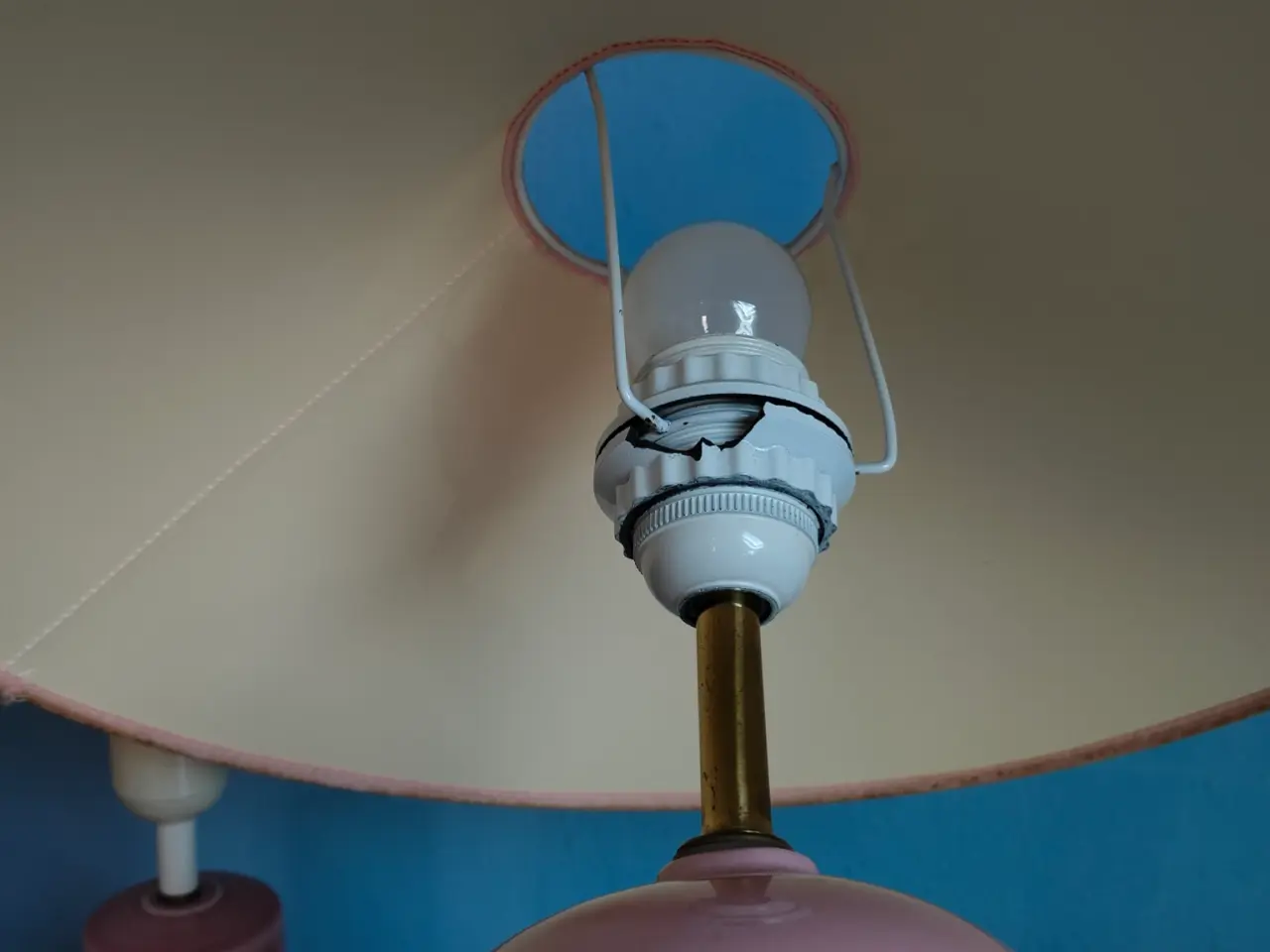 Billede 5 - Lyserøde bordlampe – retro stil