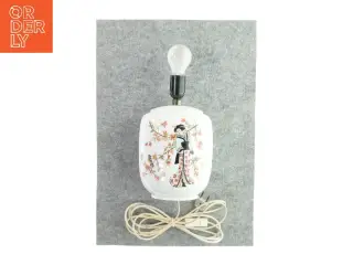 Lampe med motiv (str. LBH 17x13x38 cm)