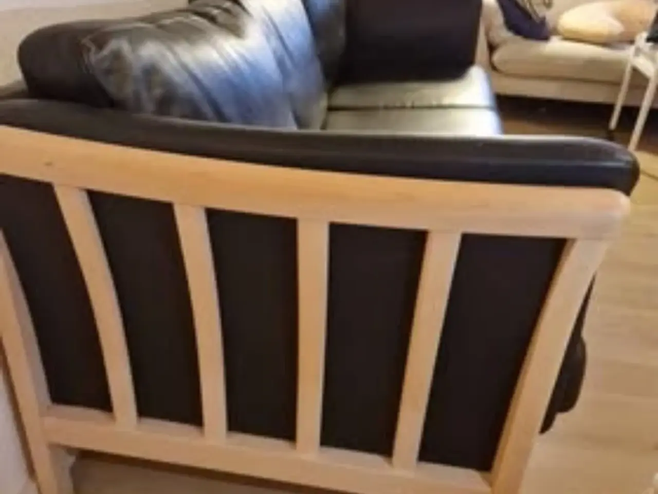 Billede 2 - Skalma sort sofa i okselæder