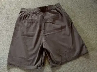 Brune hør shorts
