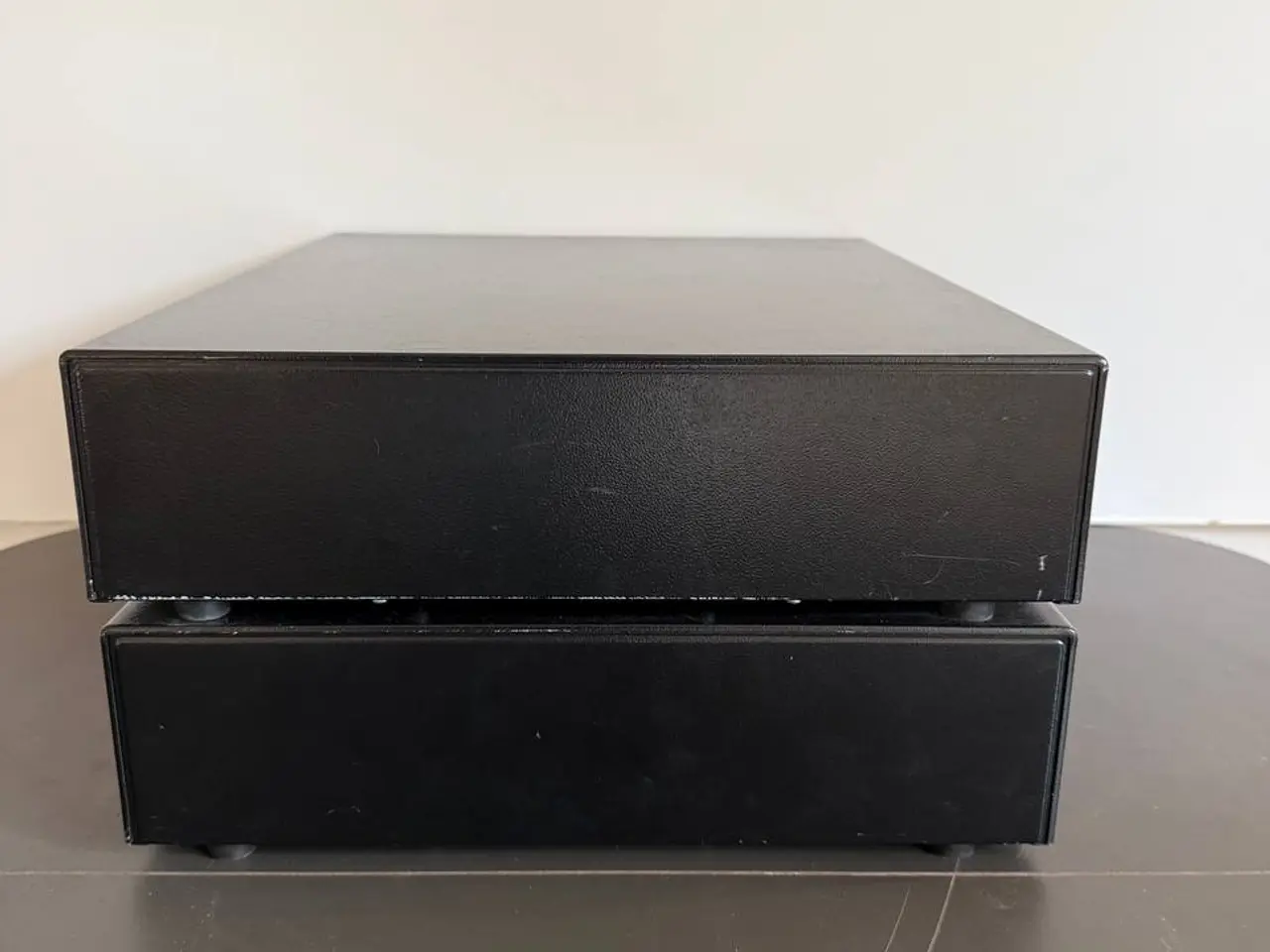 Billede 6 - 2 sorte kasseskuffer i metal – 350 kr. samlet