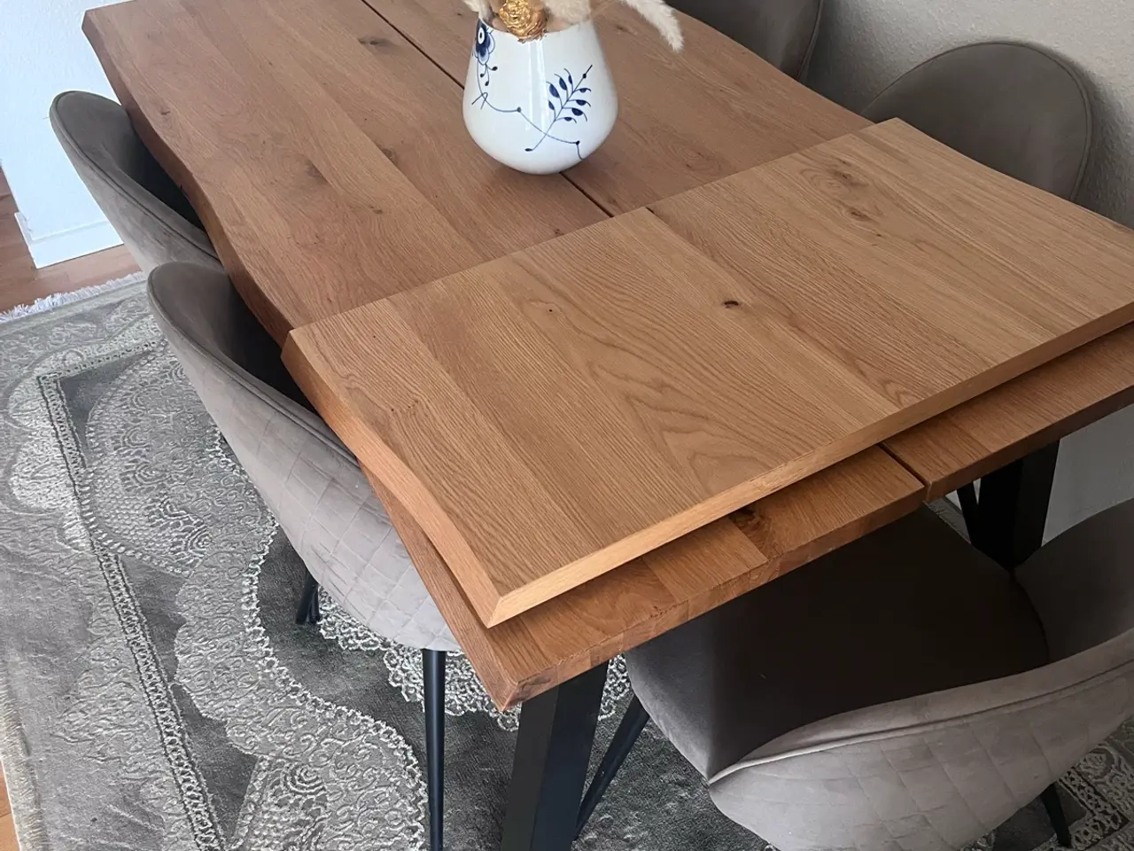 Billede 1 - Spisebord med 6 stole