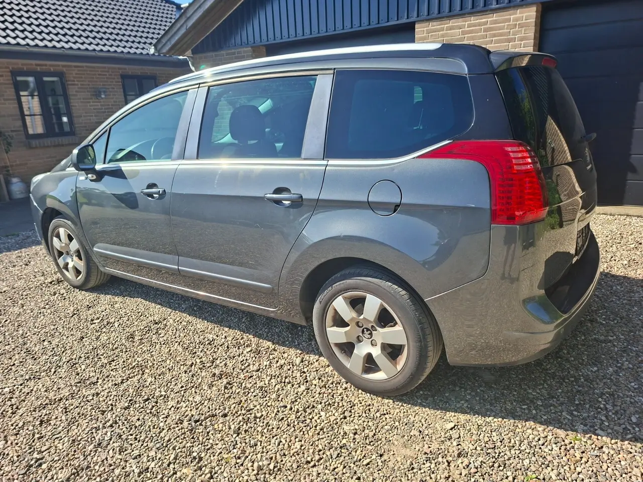 Billede 2 - Peugeot 5008 1,6 e-HDi 114 Active ESG 7prs