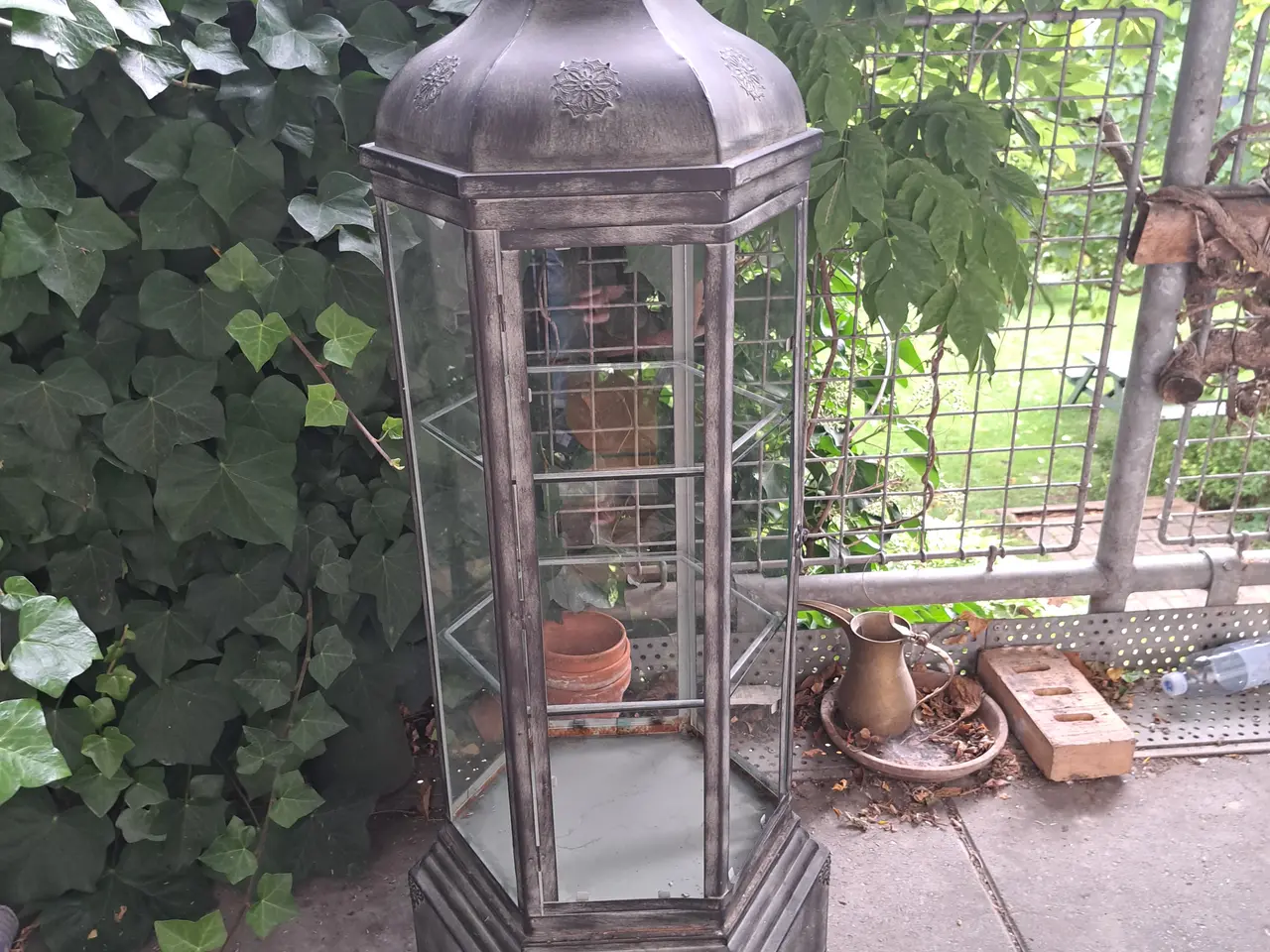 Billede 2 - flot 6 kantet vitrine skab