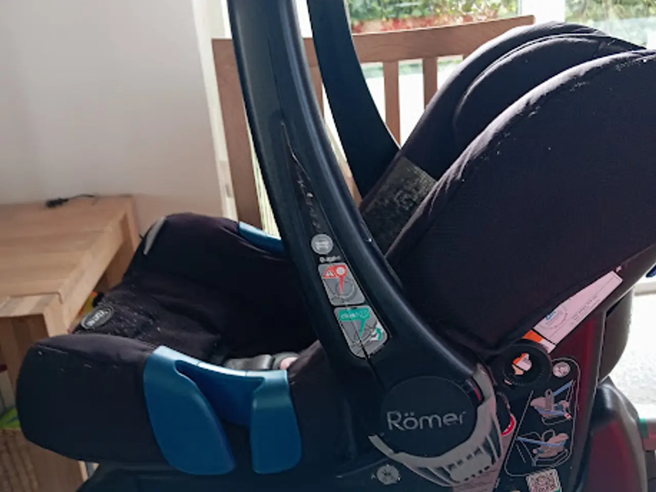Billede 4 - BILLIG Auto stol og base, til montering i bilen.