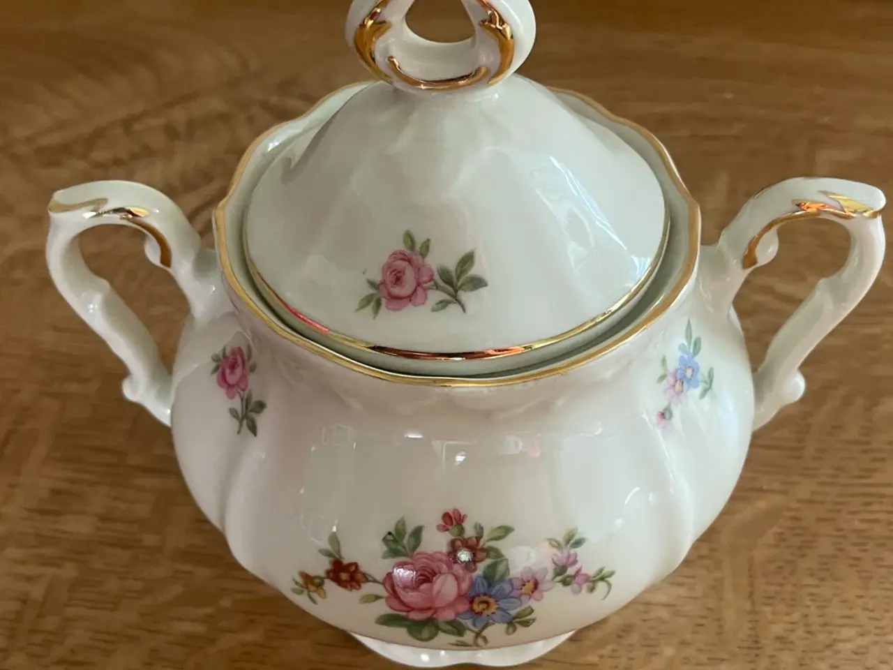Billede 1 - Flot vintage sukkerskål med låg – Romantisk blomst