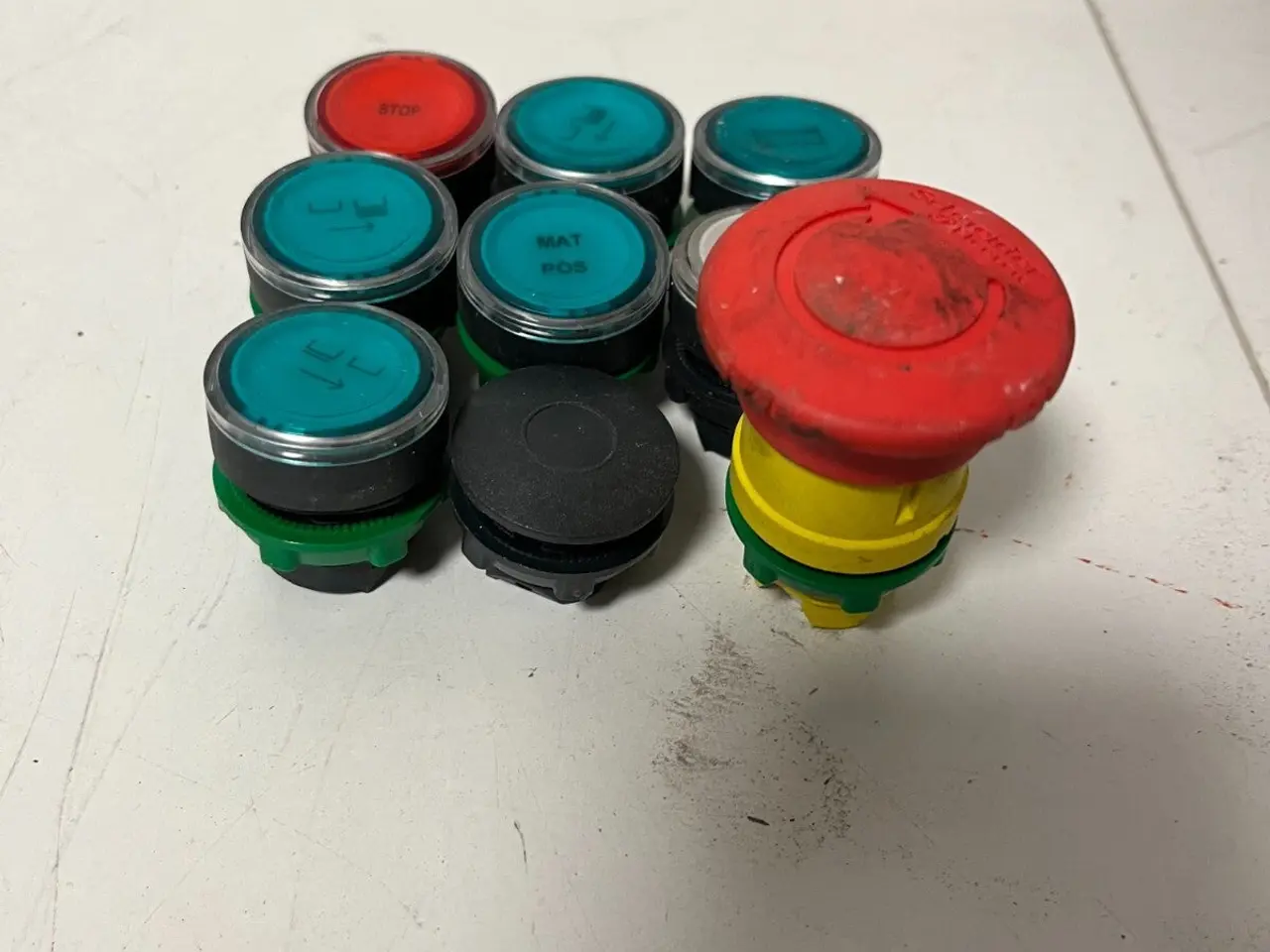 Billede 5 - parti of 9 Push Buttons & Emergency Stop - &